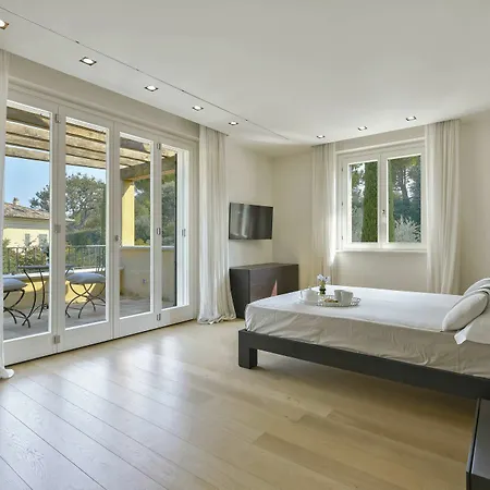 Luminosa Villa *
